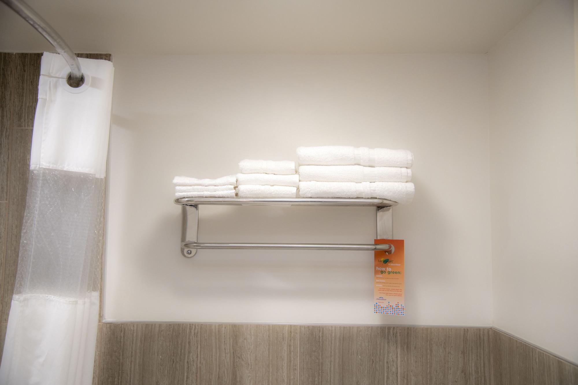 Hotel Howard Johnson By Wyndham Allentown/dorney & 3*
