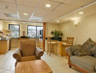 Hotel Howard Johnson By Wyndham Allentown/dorney & 3*