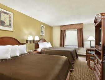 Hotel Howard Johnson By Wyndham Allentown/dorney & 3*