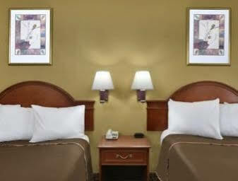 Howard Johnson By Wyndham Allentown/dorney & Hotel 3*